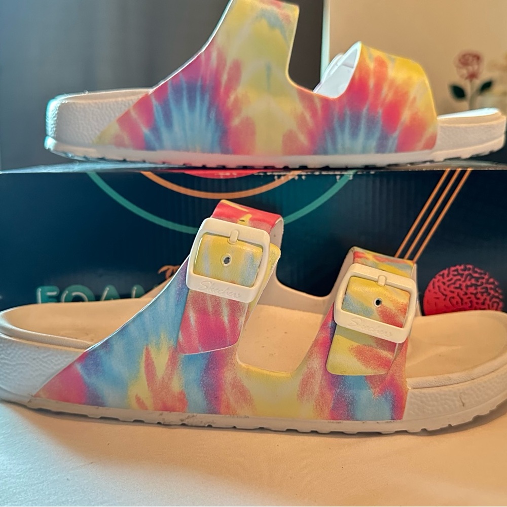 Women’s Skechers Colorful Tie-Dye Sandals Size 10